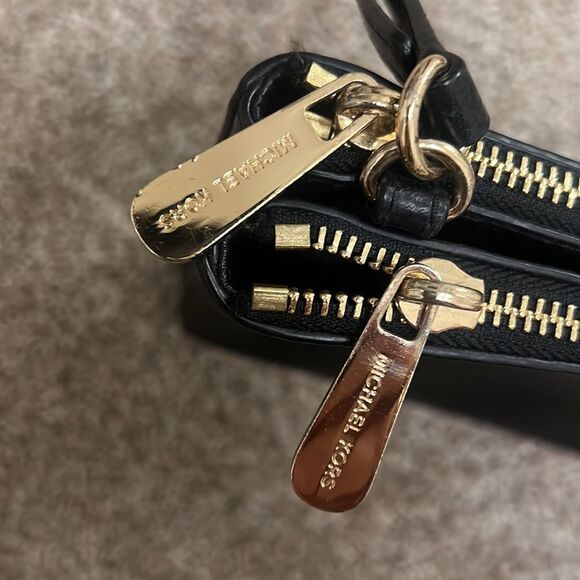 Michael Kors Double Pouch Crossbody Med/Large Black Pebbled Leather Excellent! - Picture 9 of 14